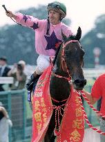 Fairy King Prawn wins Yasuda Memorial